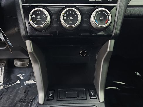 Used 2016 Subaru Forester 2.5i Premium image 23