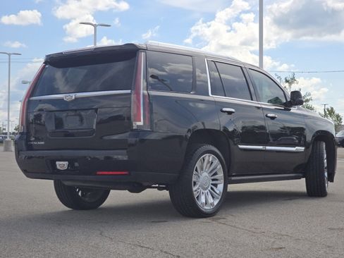 Used 2016 Cadillac Escalade Platinum AWD/4WD image 17