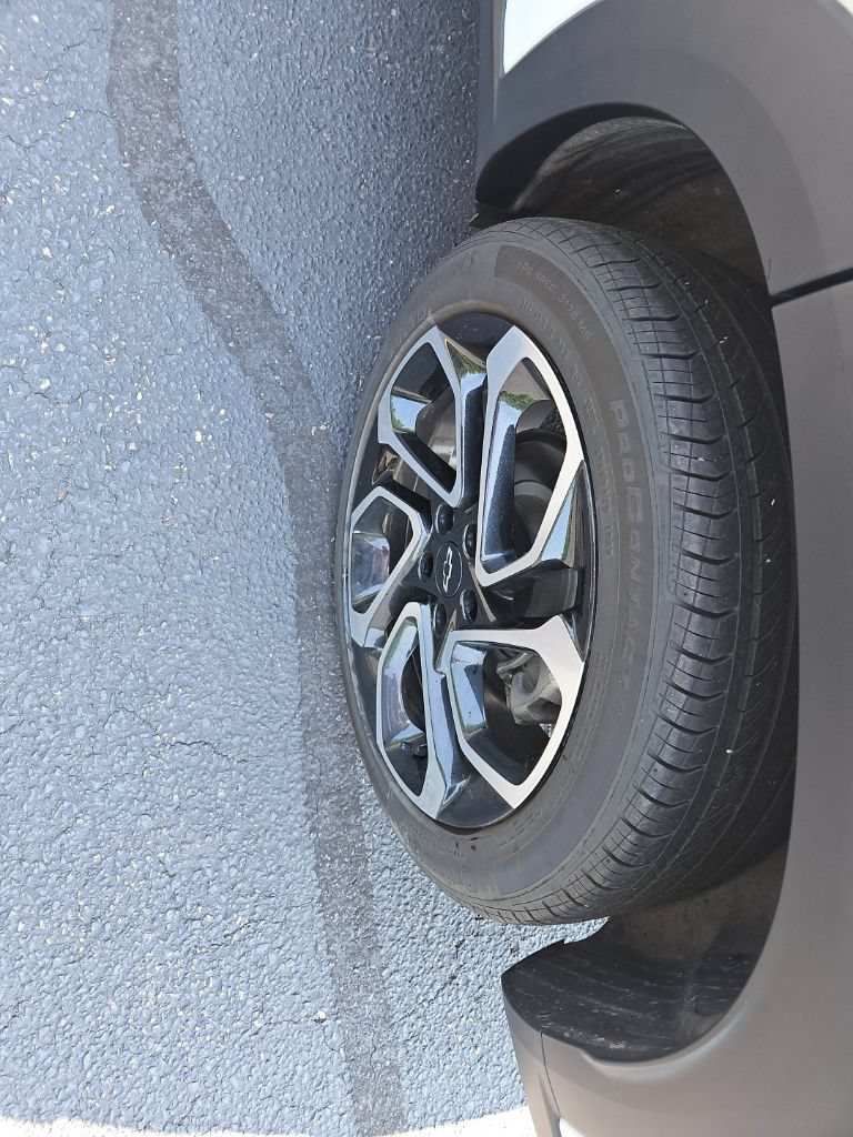 Used 2024 Chevrolet Trax RS w/ Sunroof Package FWD image 12