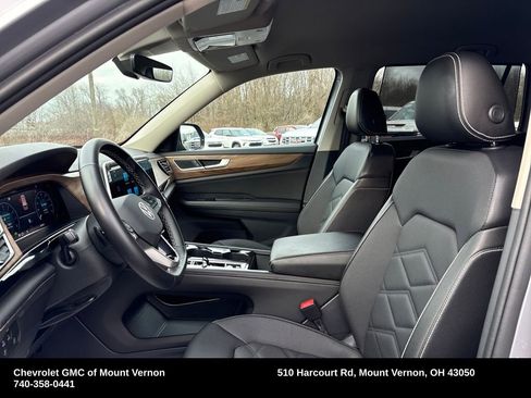 Used 2025 Volkswagen Atlas SE image 9