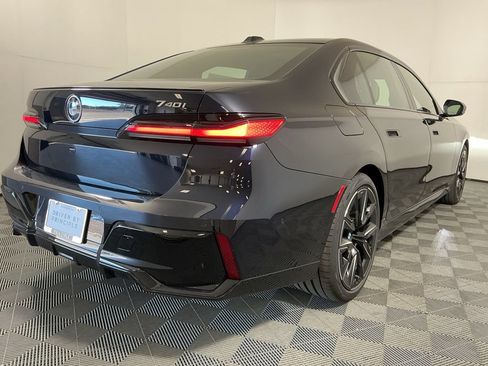 New 2026 BMW 740i RWD image 8