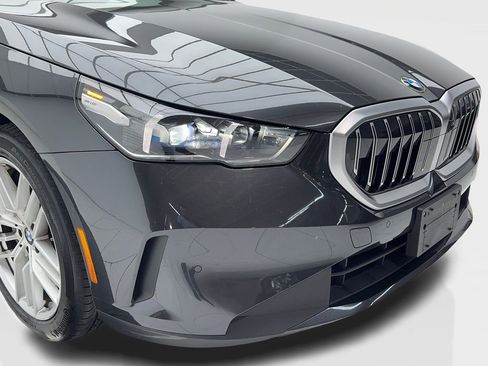 Used 2025 BMW 530i image 3