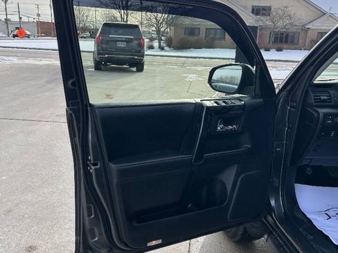 Used 2016 Toyota 4Runner Trail Premium image 39