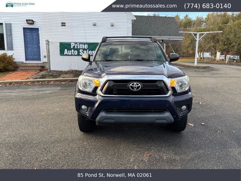 Used 2012 Toyota Tacoma 4x4 Double Cab w/ SR5 Pkg image 2