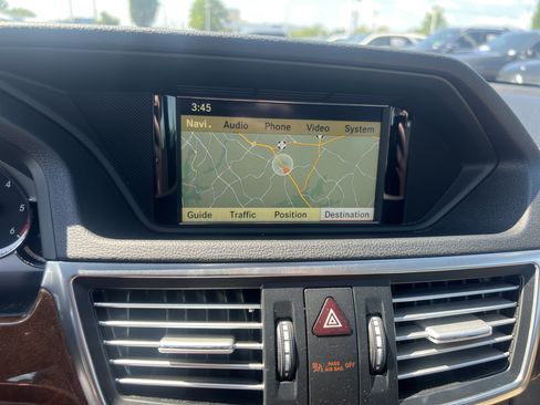 Used 2011 Mercedes-Benz E 350 BlueTEC Sedan image 24