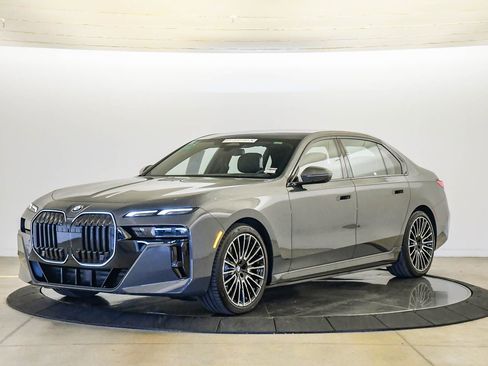 Certified 2025 BMW i7 eDrive50 w/ M Sport Package RWD image 1