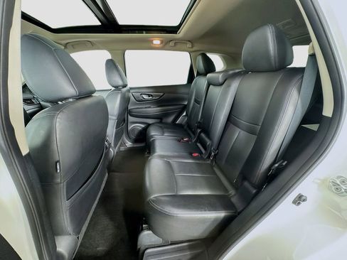 Used 2018 Nissan Rogue SL w/ Premium Package AWD/4WD image 32