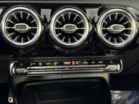 Used 2020 Mercedes-Benz A 35 AMG 4MATIC image 30