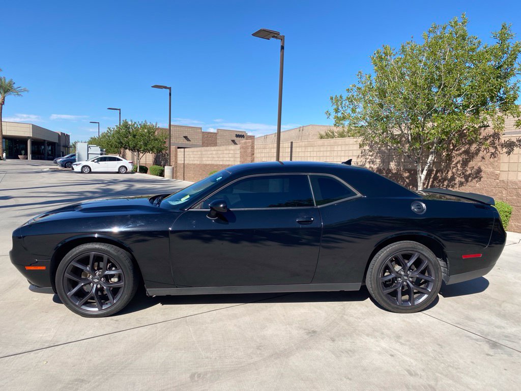 Used 2021 Dodge Challenger SXT w/ Driver Convenience Group RWD image 10