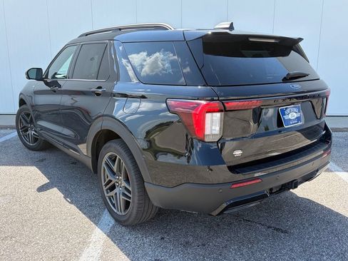 Certified 2025 Ford Explorer ST-Line w/ ST-Line Street Pack AWD/4WD image 5