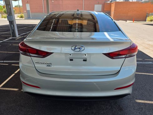 Used 2017 Hyundai Elantra SE FWD image 4