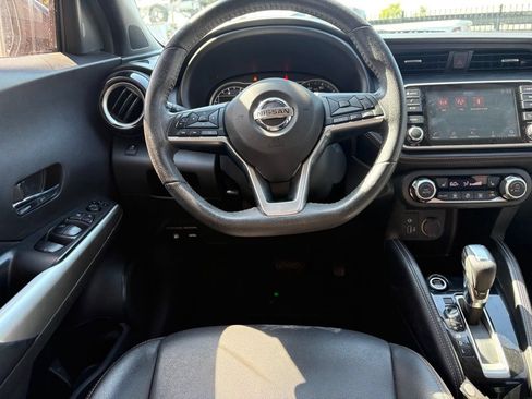 Used 2019 Nissan Kicks SR w/ SR Premium Package FWD image 7