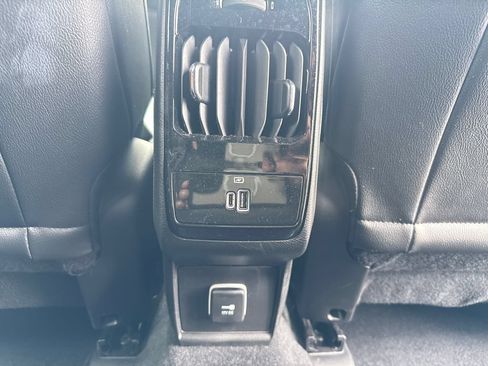 Used 2025 Jeep Compass Limited w/ Elite Group AWD/4WD image 13