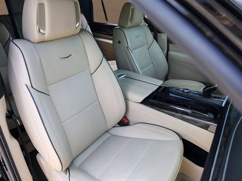 Certified 2023 Cadillac Escalade Premium Luxury w/ Performance Package image 34