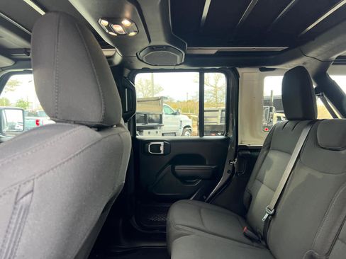 Used 2022 Jeep Wrangler Unlimited Willys image 29