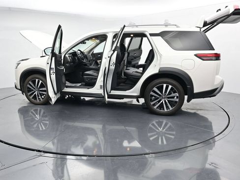 Used 2023 Nissan Pathfinder Platinum w/ Cargo Package AWD/4WD image 46