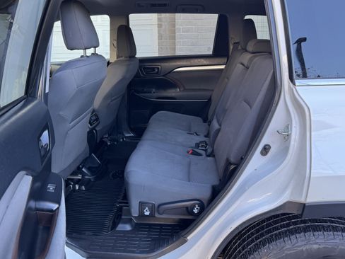 Used 2019 Toyota Highlander Plus image 24