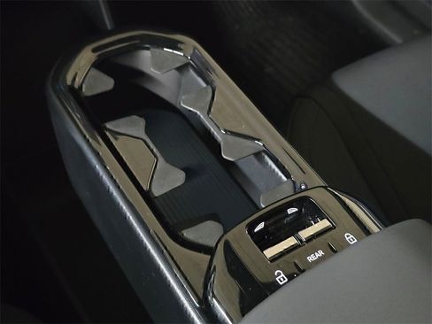 New 2025 Volvo EX30 Plus w/ Protection Package Premier image 25