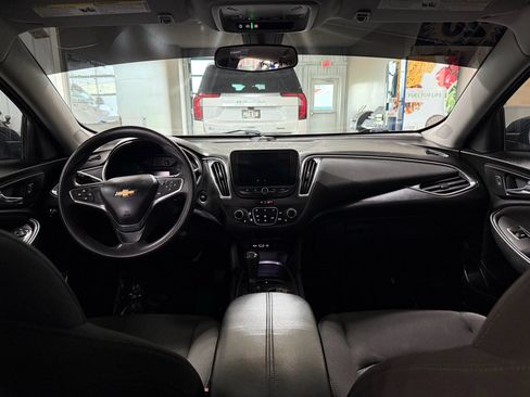 Used 2020 Chevrolet Malibu LT FWD image 13