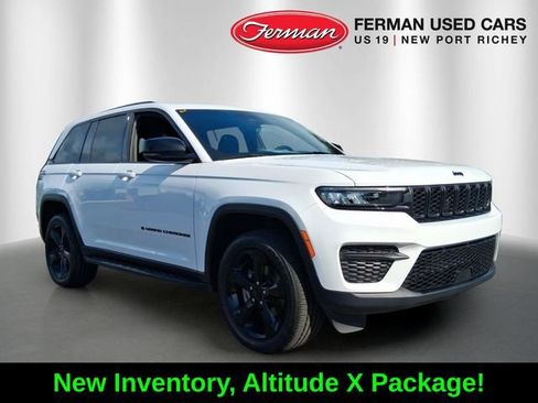 Certified 2025 Jeep Grand Cherokee Altitude AWD/4WD image 1