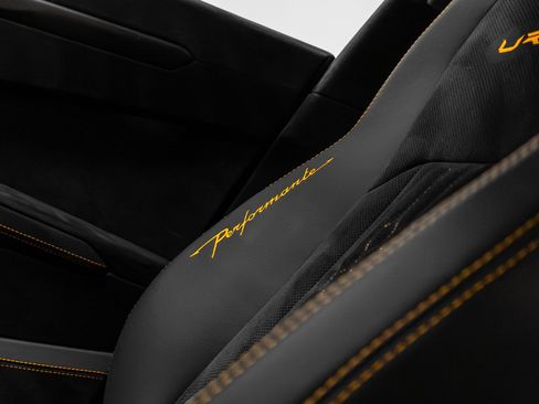 Used 2023 Lamborghini Urus Performante image 14