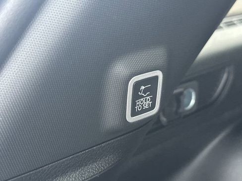 New 2025 Jeep Grand Cherokee Altitude image 21