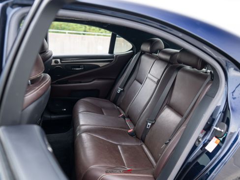 Used 2017 Lexus LS 460 RWD image 14