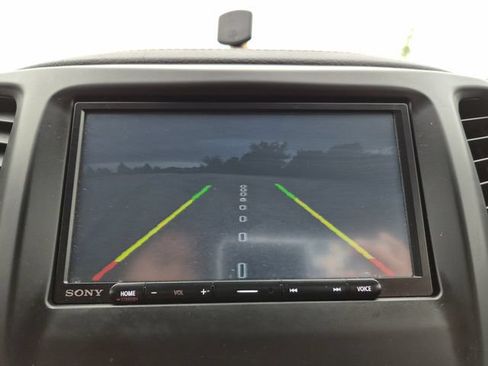 Used 2017 Jeep Cherokee Latitude w/ Cold Weather Group AWD/4WD image 28