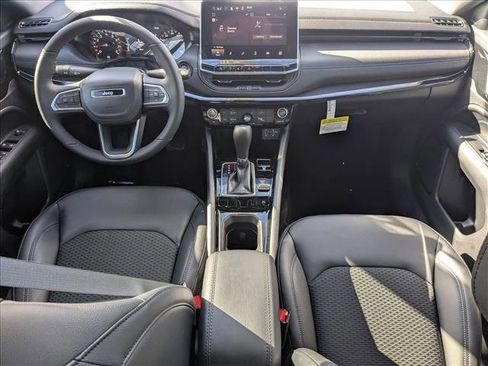 New 2026 Jeep Compass Latitude image 14
