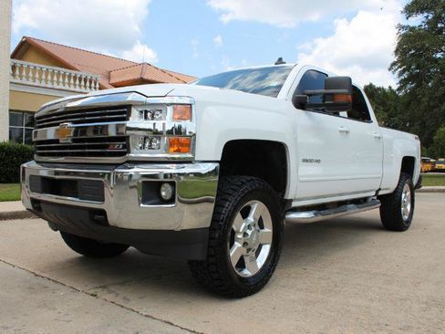 Used 2016 Chevrolet Silverado 2500 LT w/ LT Convenience Package AWD/4WD image 9