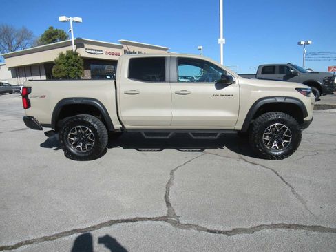 Used 2024 Chevrolet Colorado ZR2 image 8