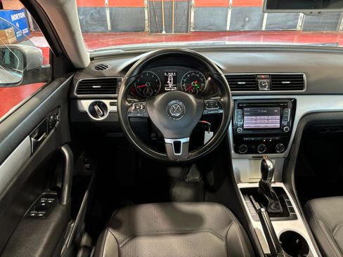 Used 2013 Volkswagen Passat 2.5 SE image 18