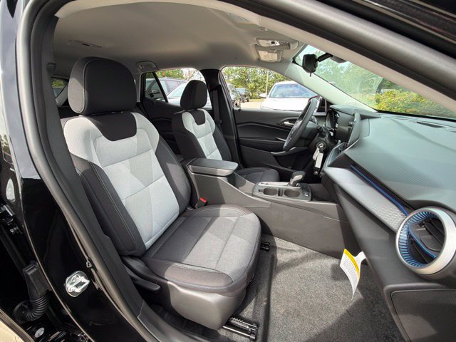 New 2026 Chevrolet Trax LS w/ LS Convenience Package FWD image 29
