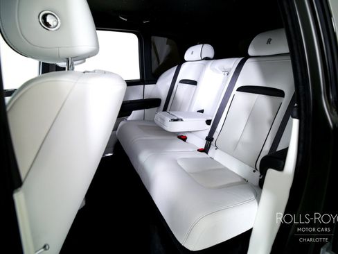 Certified 2025 Rolls-Royce Cullinan Black Badge AWD/4WD image 18