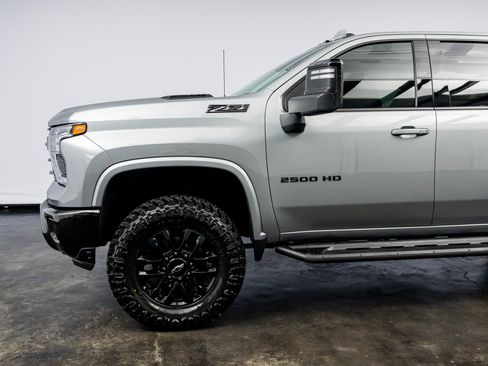 Used 2025 Chevrolet Silverado 2500 LTZ w/ LTZ Plus Package image 11