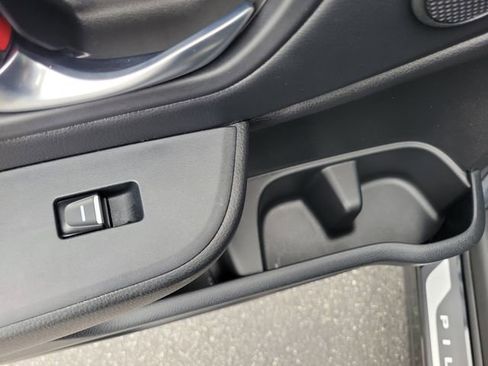 Used 2025 Honda Pilot EX-L image 16
