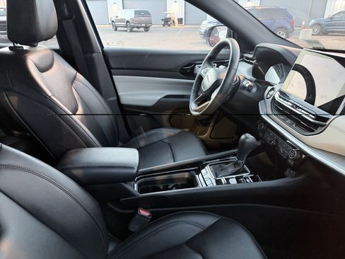 Used 2024 Jeep Compass Limited AWD/4WD image 3