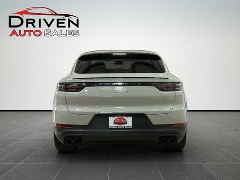 Used 2022 Porsche Cayenne Coupe AWD/4WD image 5
