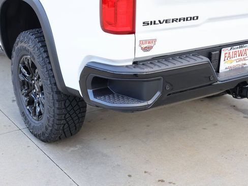 New 2026 Chevrolet Silverado 1500 ZR2 w/ Dark Appearance Package image 34