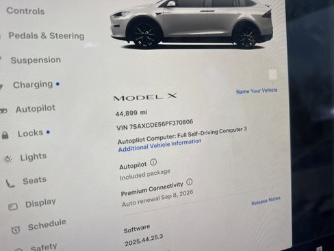 Used 2023 Tesla Model X image 2
