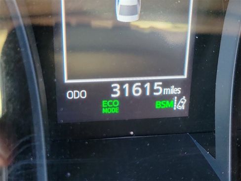 Used 2023 Toyota Camry SE image 23