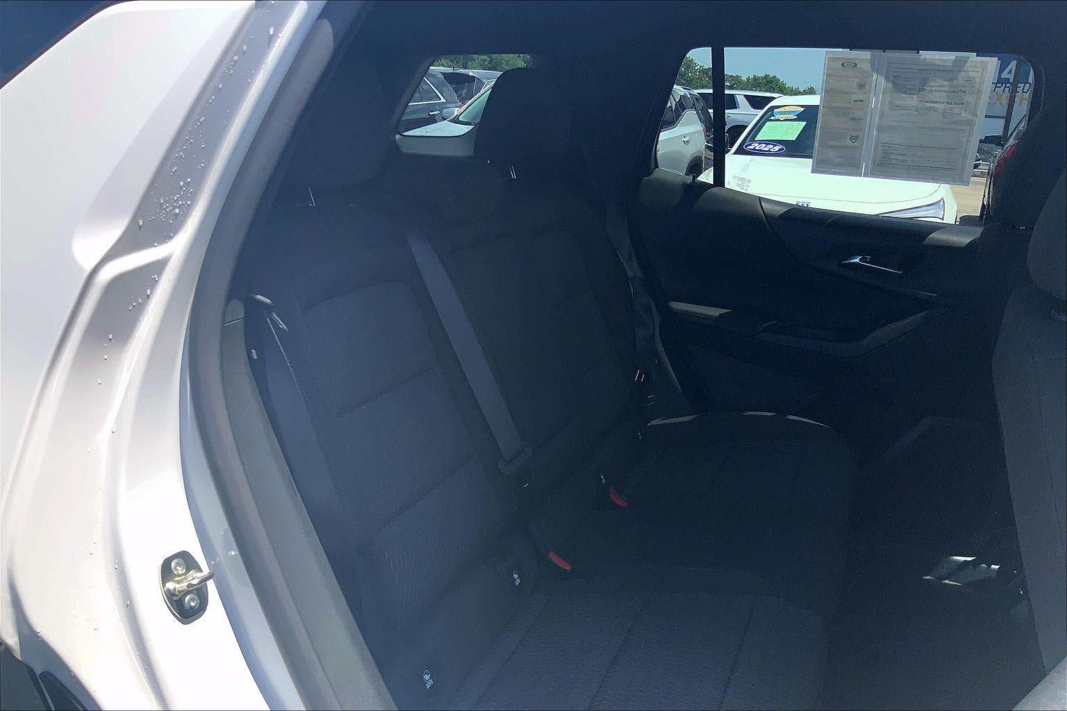 Used 2026 Chevrolet Equinox LT FWD image 22