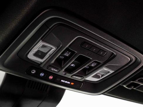 Used 2024 Chevrolet Silverado 1500 High Country w/ Technology Package image 38