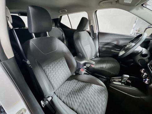 Used 2022 Nissan Kicks S FWD image 30