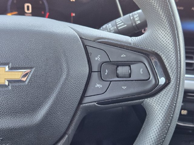 Used 2025 Chevrolet Trax LT FWD image 29