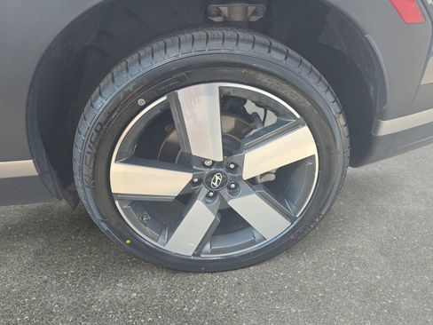 Used 2024 Hyundai Santa Fe Limited AWD/4WD image 32