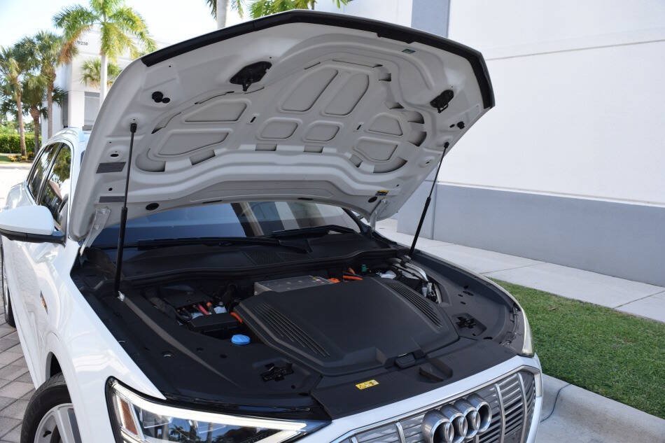 Used 2019 Audi e-tron Prestige w/ Prestige Package AWD/4WD image 83