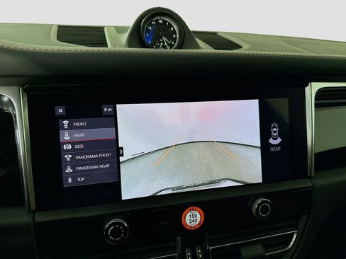 Used 2025 Porsche Macan image 17