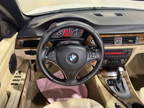 Used 2008 BMW 328i Convertible image 26