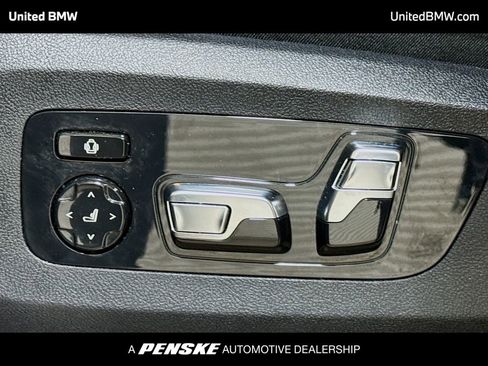 Used 2025 BMW X5 xDrive40i AWD/4WD image 4
